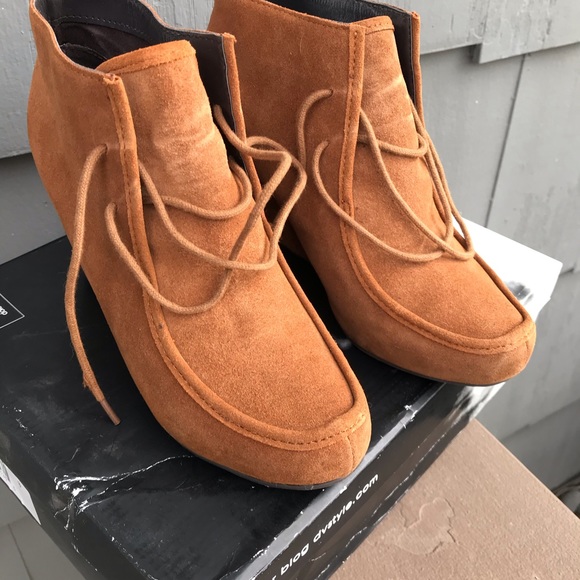 Dolce Vita Wedge Pilar Booties - Picture 4 of 7